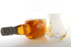 odysee Whisky Glas